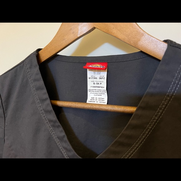 Dickies Small Pewter Gray Scrub Top - Picture 2 of 2